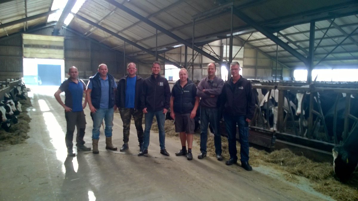SaskiaVeldman's tweet photo. Startoverleg gehad en gaan! Komende 2,5 jaar aan de slag met #precisiebemesting in de Noordoostpolder @DLVadvies @FlevoNieuws https://t.co/uA3EX6XaIc