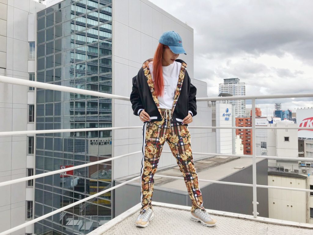 exnews24's tweet photo. 【24karats】【STYLE SAMPLE】

こんにちは。

本日は大阪梅田店よりSTYLE SAMPLEをご紹介致します。

NAME:Reversible Varsity Jacket
COLOR:BLACK
SIZE:L
PRICE:￥29,700

https://t.co/FmHv7K2yt4

NAME:Get It Tee LS
COLOR:WHITE
SIZE:M
PRICE:￥7,992

… https://t.co/R47KWc5hfO https://t.co/X6TYWWvHQw