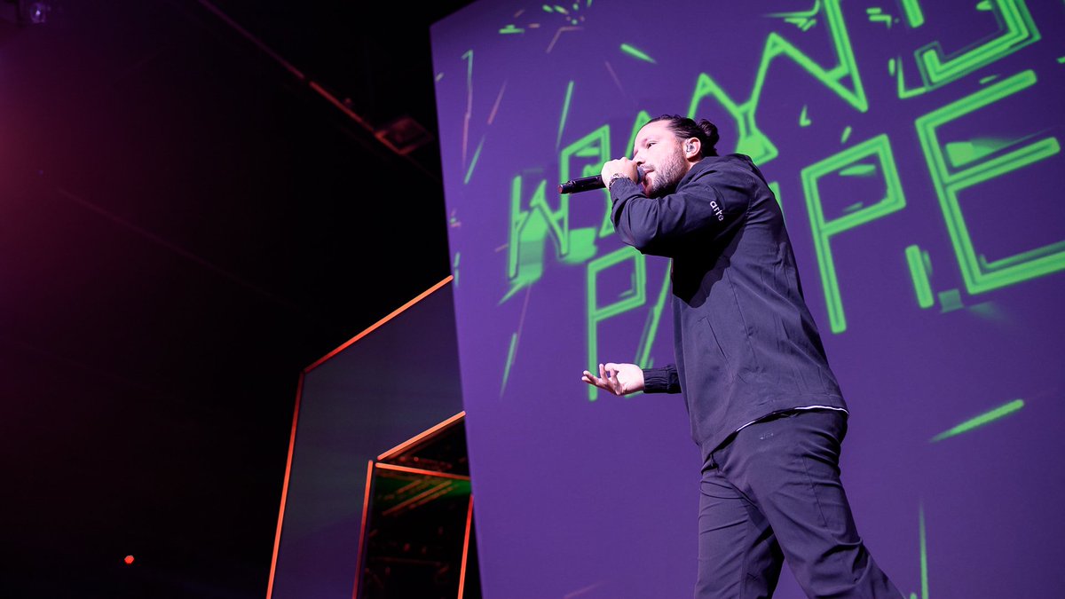 Flickfeeder tweet media