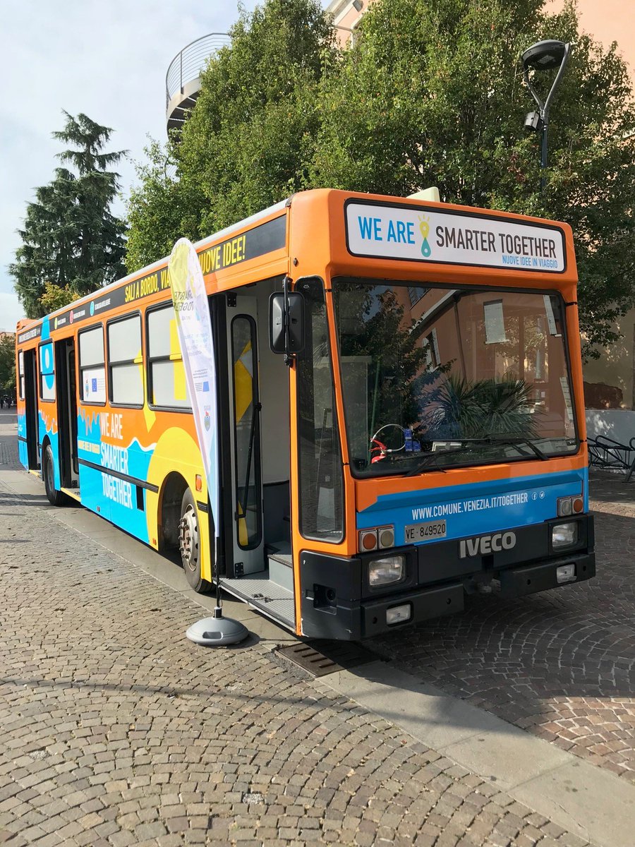 muoversivenezia's tweet photo. Progetto #SmarterTogether: il #BusLab, un laboratorio itinerante realizzato all'interno di un vecchio autobus in disuso che servirà per informare sul lavoro svolto e sui contenuti del progetto europeo https://t.co/kXexcp1tOC