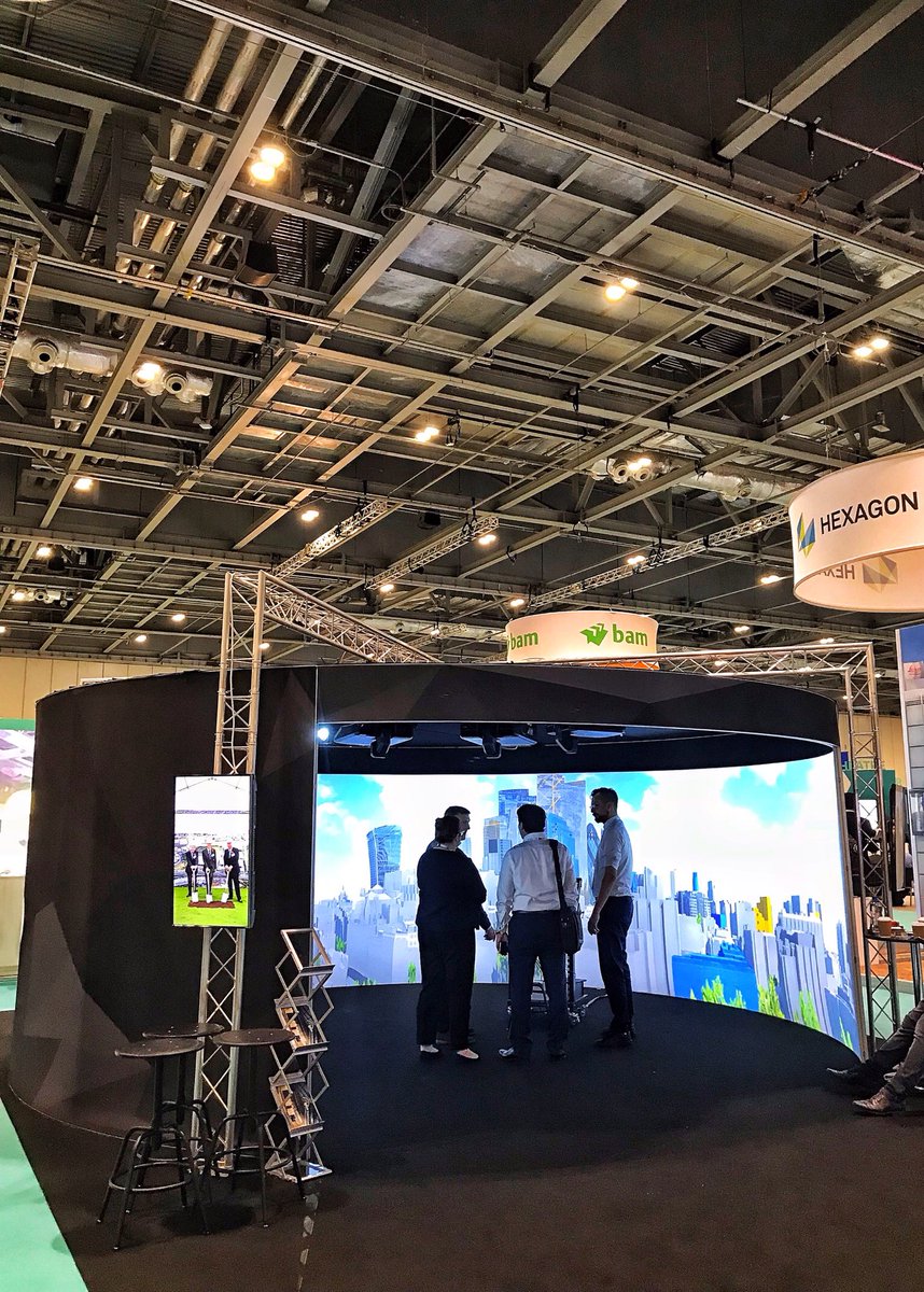 We’re showing content from <a href="/VUCITY_/">VU.CITY</a> <a href="/WagstaffsDesign/">Wagstaffs</a> right now at #DCW2018 come and experience highly accurate models of London in full 360 at @DigiConWeek