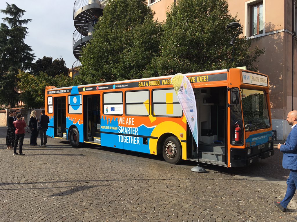 ravenna_paola's tweet photo. #smartertogether #partecipation BUS LAB @lucabattis @BorasoRenato @SmarterH2020 @muoversivenezia @comunevenezia https://t.co/dpyBskKF0y