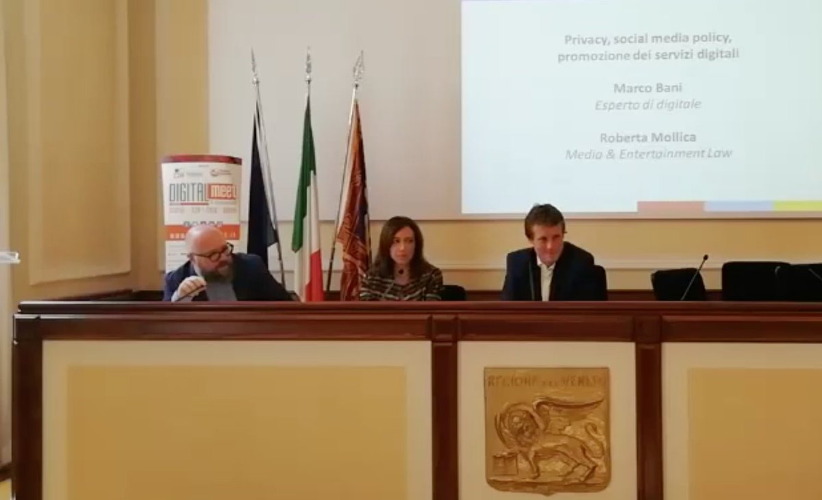 digitalepop's tweet photo. Il design anche nella PA, per cercare di controbattere alla marea di comunicazione che arriva agli utenti, facendo un SERVIZIO al cittadino, semplice e curato. @marcobani racconta l'importanza di https://t.co/j9ocIq2oW3 migliorare l'esperienza digitale tra PA-Cittadino. #PASocial https://t.co/71556G6imp