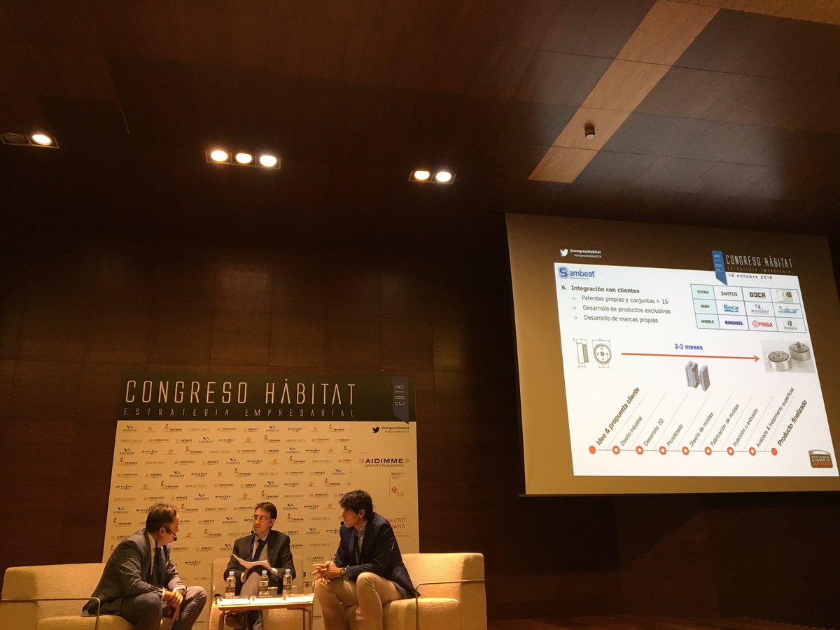 ThaisRodriguez7's tweet photo. Estrategias de #exportacion en el hábitat. Juan Carlos Poveda de #Sambeat fabricante de herrajes para muebles de empresas de 1er nivel explica en @CongresoHabitat su proyecto en Balcanes de la mano del #SICOMEX de @ArvetAsociacion #congresohabitat2018 @AIDIMME #ARVEFER #ASEBAN https://t.co/LmmvHfwjUz
