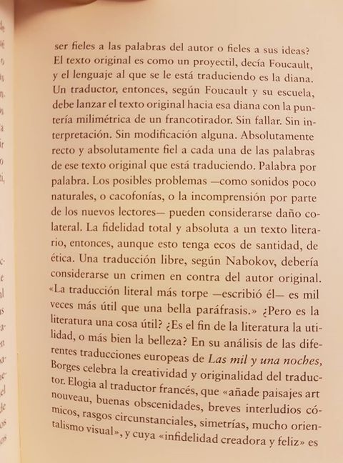 Scheherezade_SL's tweet photo. «El texto original es como un proyectil, decía Foucault, y el lenguaje al que se está traduciendo es la diana. Un traductor [...] debe lanzar el texto original hacia esa diana con la puntería de un francotirador. Sin fallar. Sin interpretación». Biblioteca bizarra, Eduardo Halfon https://t.co/ccjp8CWr57