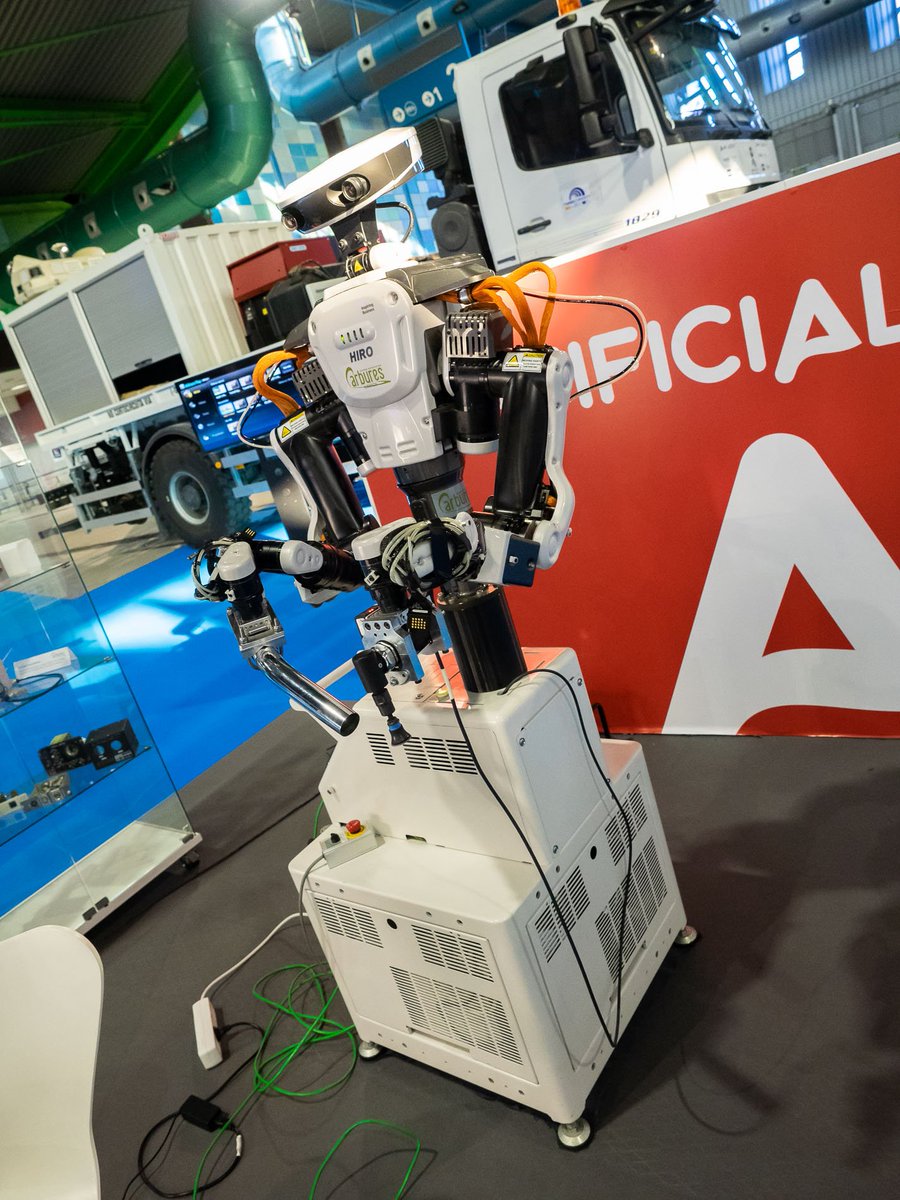 En #SMoving18 podréis conocer más acerca del proyecto "Carbures Aerospace &amp; Defense" 👉 Desarrollo e implantación de un proceso de verificación colaborativa con una unidad robotizada humanoide (Robot Hiro) para la realización de mediciones de espesores de piezas aeronáuticas.