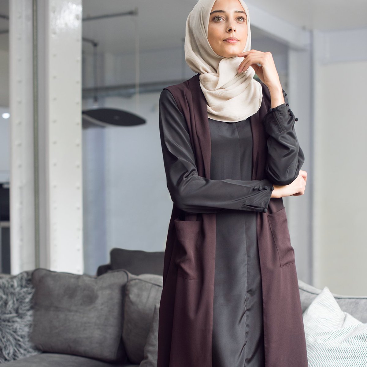 islamicdesign's tweet photo. LOOK your professional best ♥️♥️
Shop @ https://t.co/uCzYr2hgKH
#outerwears #kimono #outerwear #muslima #hijab #hijabi #kimonowrap #modestfashion #modesty https://t.co/cMPMDpj0fa