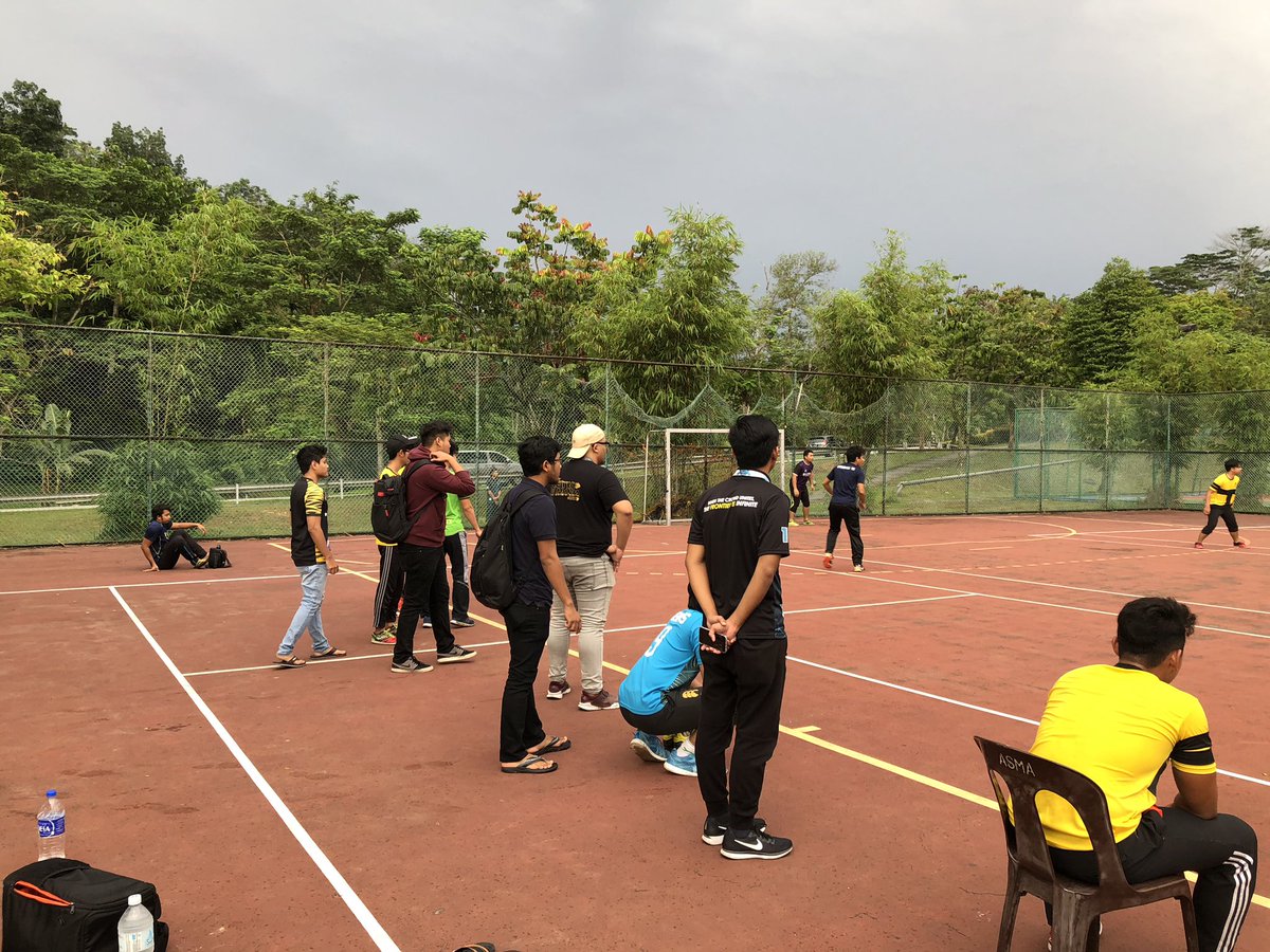 econsfest18's tweet photo. Rainy day doesn’t stop the participants to keep kicking in! That’s the spirit guys 🏆

Today we started with the Futsal teams and we had so much fun here at  the Male Sports Complex 💥⚡️

When the crowd unites, the frontier is infinite #efest2018 https://t.co/7ijbx5qqIq