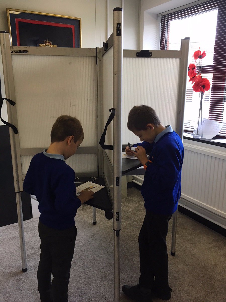 To mark #localdemocracyweek, pupils from The Grove and St Augustine’s Primary Schools held a debate in the Council Chamber today with <a href="/shbcmayor/">Surrey Heath Mayor</a> Cllr Dan Adams and Children’s Champion Cllr Josephine Hawkins @Josephineh007, and practised voting too 🗳️ #eldw #yourvotematters