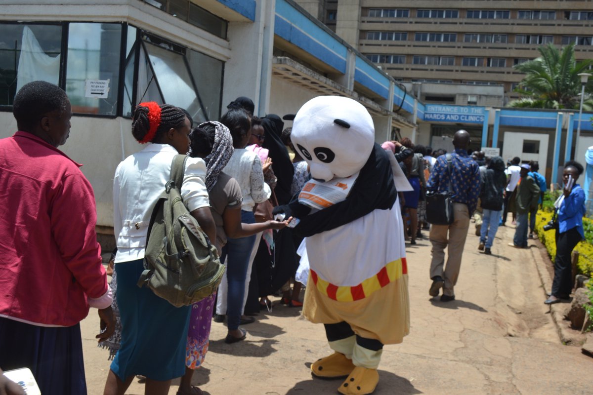 KNH_hospital's tweet photo. More and more people embracing measures taken to prevent infections by sanitizing their hands before and after visiting the wards.
#infectionpreventioncontrolweek 
#kenyattanationalhospital https://t.co/hQDqiSZqIZ