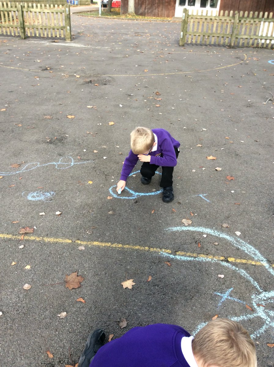 GatewayPenguins's tweet photo. Followed by 5 minutes creativity in the Autumn sunshine #GatewayCarterton https://t.co/l26iyIKr8s