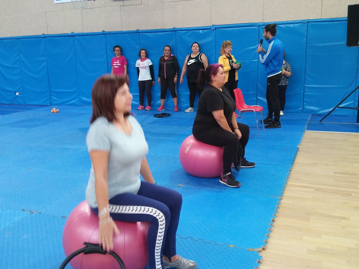 PilarMestreOr's tweet photo. Sumando esfuerzos 👥👥contra la obesidad y mejorar la calidad de vida de mujeres q han tenido cáncer de mama❤
Proyecto actividad física 🏃🏃con @SaludMadrid #HospitaldeGetafe #DASur #AtencionPrimariaCMadrid #SaludPublicaCMadrid + @aytogetafe
#DiaMundialContraelCancerdeMama https://t.co/8Wg68Hwb5t