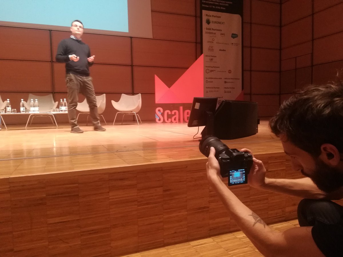 emilabirascid's tweet photo. Lights, camera, and scaleups @ScaIeIT #ScaleIT18 https://t.co/rIdbXr19MI