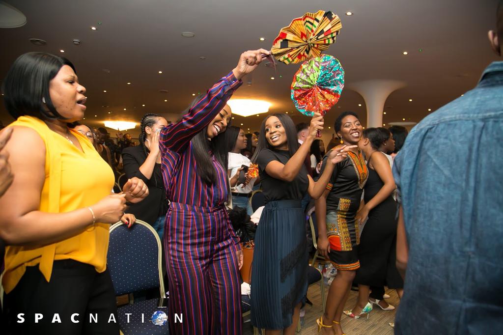 exploregh's tweet photo. RT @LydiaImmy: RT @fridayborndes: Get something and wave!!!💃🏾🕺🏾💫
Friday Born fans are the best accessory for a @SPACnation service 🎉
.
.
.
#FridayBornDesigns #AfricanFashion #AfricanStyle #africangirlskillingit #Africa #Ghana #Nigeria #Kente #Ankara https://t.co/4uG6yNR9Zn