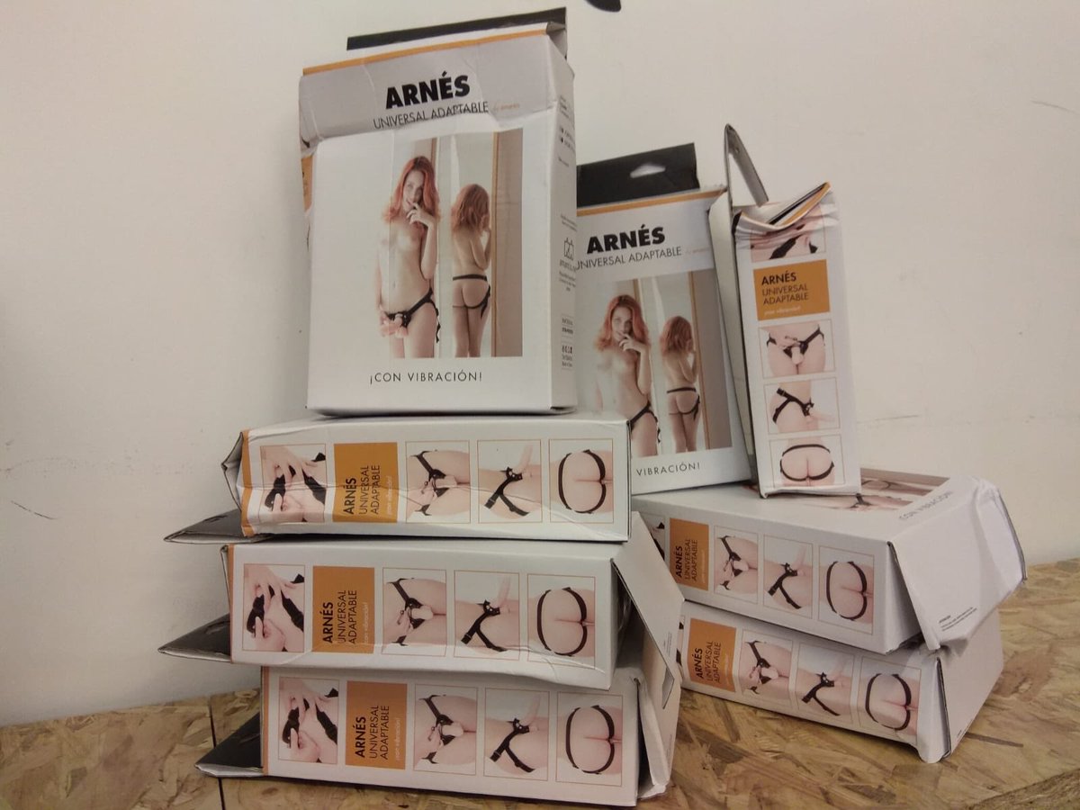 amantis_net's tweet photo. 📣 Ofertón en #amantisOutlet: nos ha llegado una caja con arneses con vibración, inmovilizadores de puerta, kits de cama, vibradores... y al abrirla hemos visto que los embalajes estaban aplastados 😱 Los productos están en perfectas condiciones y los hemos puesto al 40%! https://t.co/YGM3waMFtb