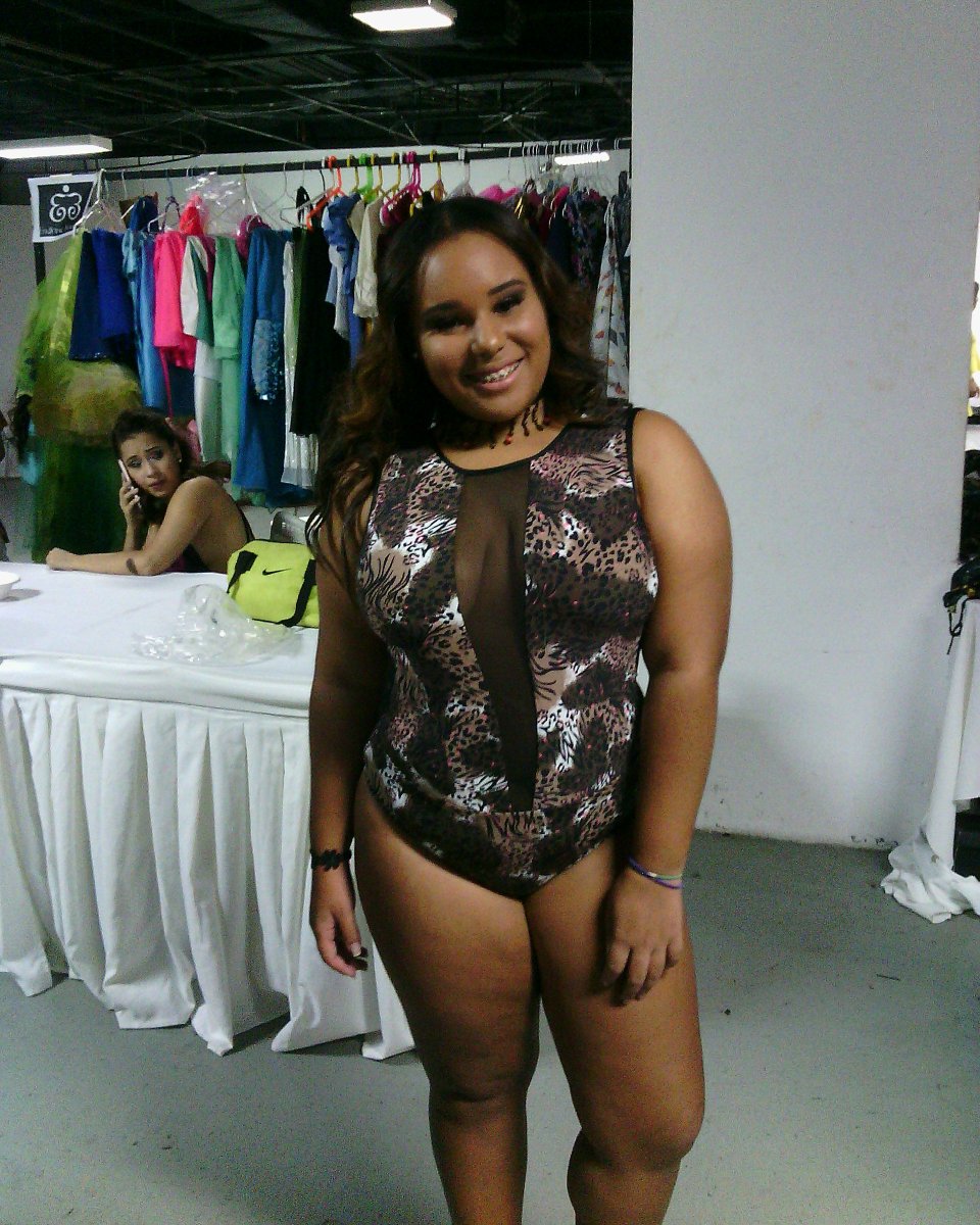 GeoFuteCollect's tweet photo. Un pequeño cambio positivo puede cambiar tu día entero o tu vida entera. 
#tbt Fashion Show @FotoPoseV https://t.co/Gf9LThNPaY