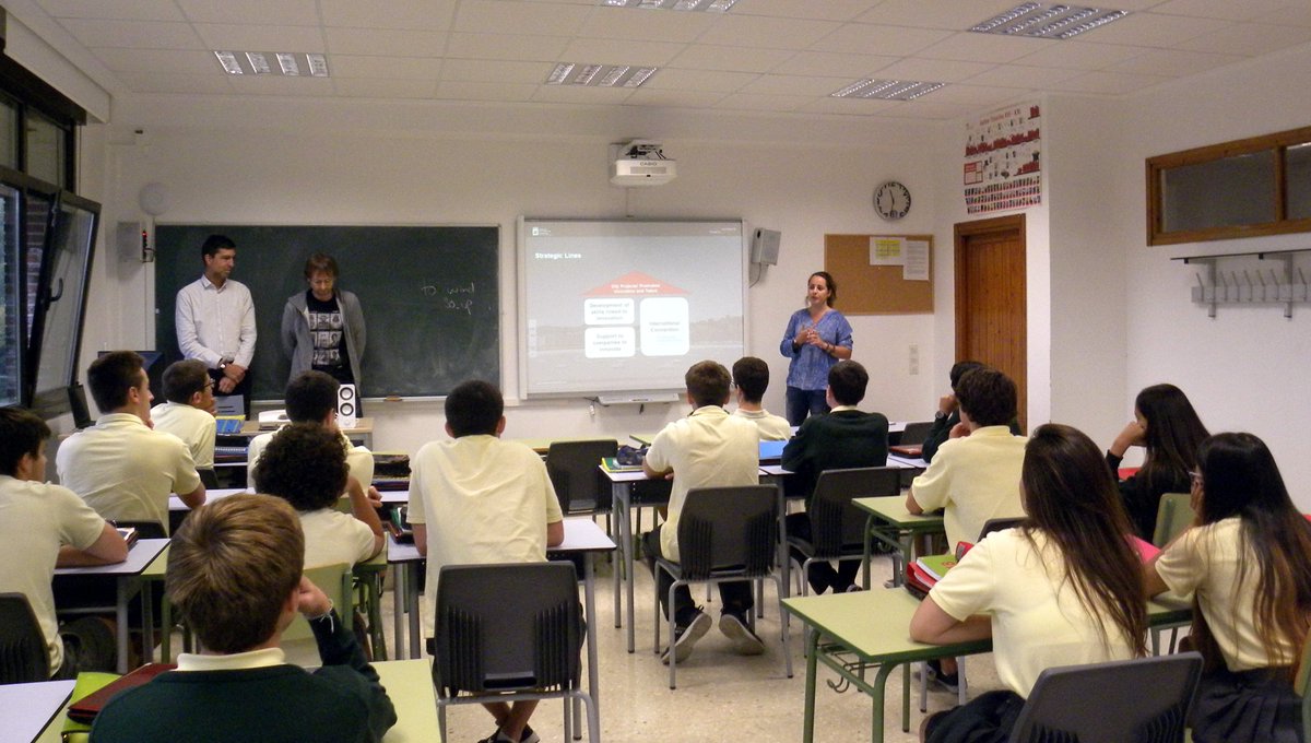 StPatricksSS's tweet photo. Un grupo de 4º de ESO comienza hoy un desafío propuesto por el programa Donostia Innovation League de @FomentoSS y la participación de la empresa Counter Craft. Trabajarán en ideas para mejorar la seguridad en Internet.
#ShappingTheFuture https://t.co/gmnCPuHzRR