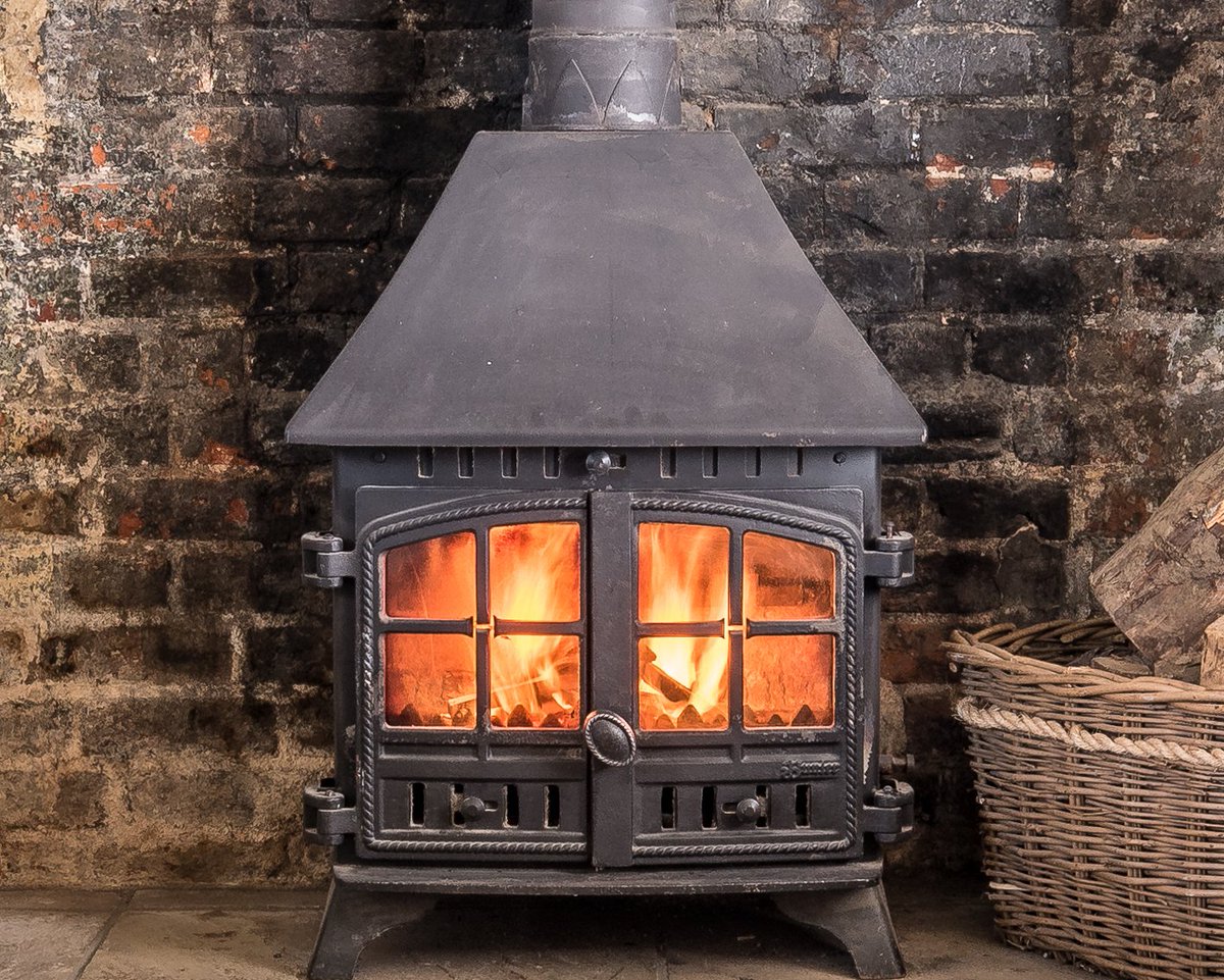 WIN a cosy winter weekend for four in our brand new holiday cottage!

All you have to do is like and retweet this tweet! You must be following our page to enter.

Competition closes 31 November. Winners announced 5 December.

Terms and conditions:
symondsburyestate.co.uk/offers/cottage…