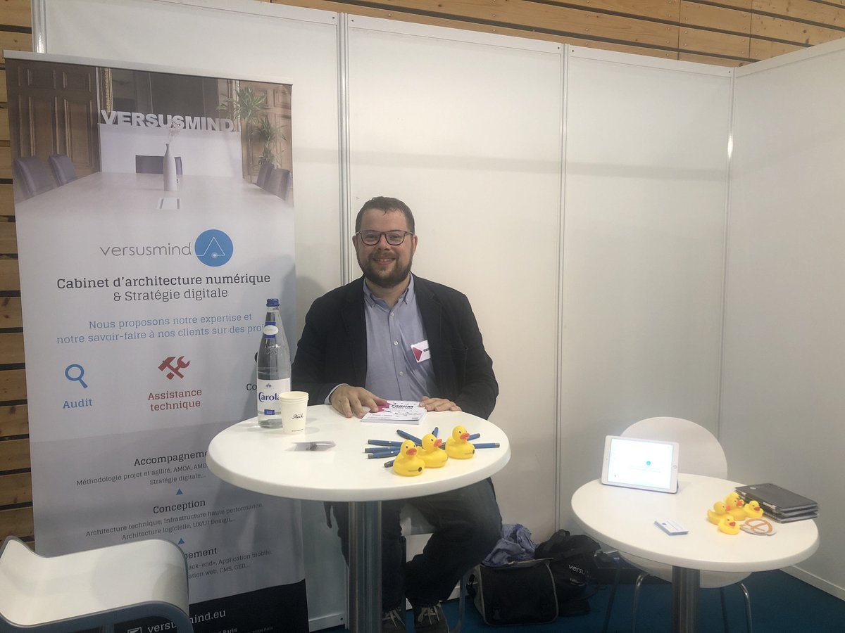 Versusmind's tweet photo. On se retrouve au stand 56 d'#AlsaceTech pour parler de stage ou de cdi ? On est dans le Hall des Sports. Indice : suivez les canards jaunes ! 🌞 https://t.co/4XIY3OSY45