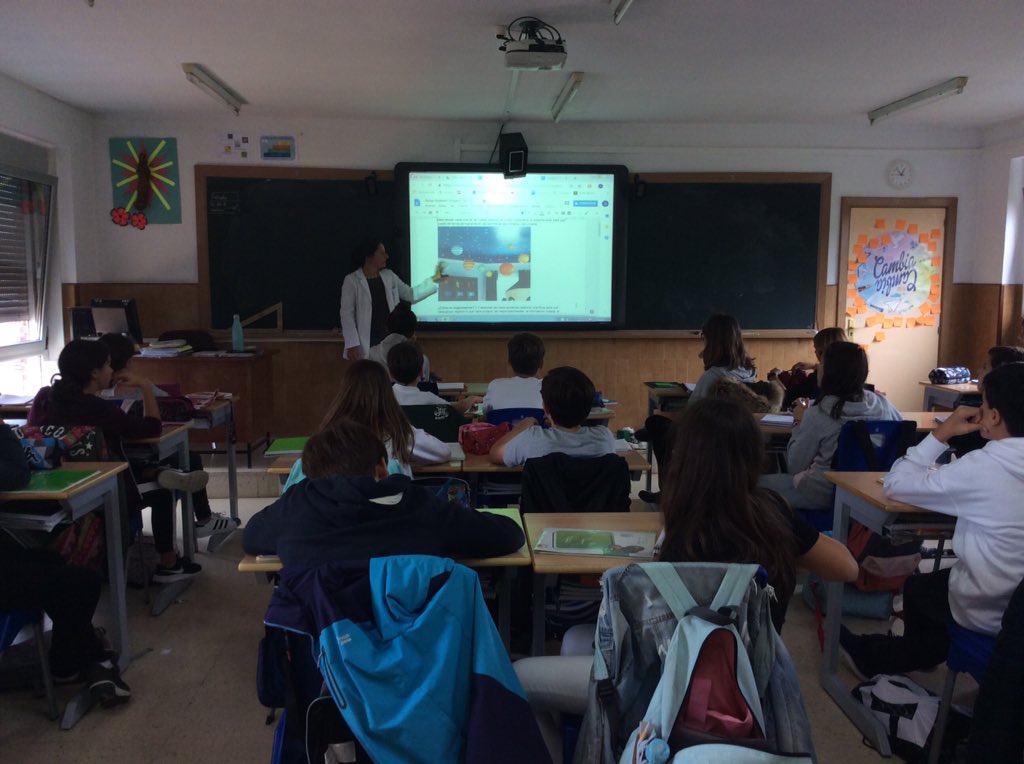 1ESOAuseva's tweet photo. Presentamos nuevo proyecto del Sistema Solar Cooperativo #science muy ilusionados porque queremos que el producto final forme parte de las bibliotecas del cole 💚 https://t.co/XCwLt3AZg7