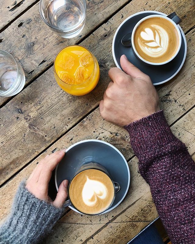 teuchterlife's tweet photo. AM cozy coffee.
.
#knitwear #autumn #fouter #mornings #coffee #morninghangs #visualsoflife #instagood #vscocam #london #londoner #eeeeeats #manmakecoffee #londoncallingmagazine #londonlicious #londonfood #londoncoffee #londonlife #photo #photography #cof… https://t.co/tT9j4iDxht https://t.co/9FzVAw2Cbx