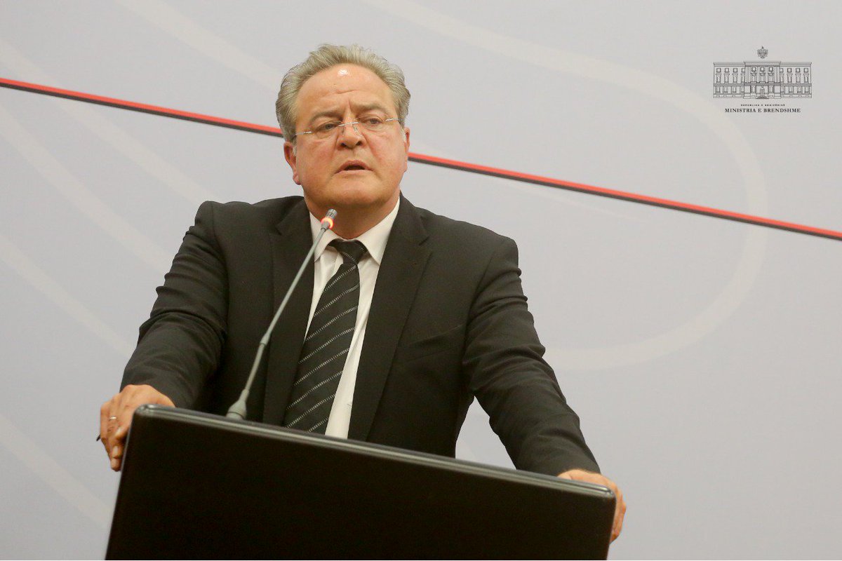 PuneteBrendshme's tweet photo. Deklarata për media e Ministrit @FatmirXhafaj dhe Presidentit të Policisë Federale gjermane. D.Romann: Kemi interesa që përputhen 100% me njëra-tjetrën, të cilat do të na duhet që t’i ndiqnim bashkërisht për t’i realizuar #Shqipëri_Gjermani #operacionetëpërbashkëta #ForcaeLigjit https://t.co/TPYhBqCW2c
