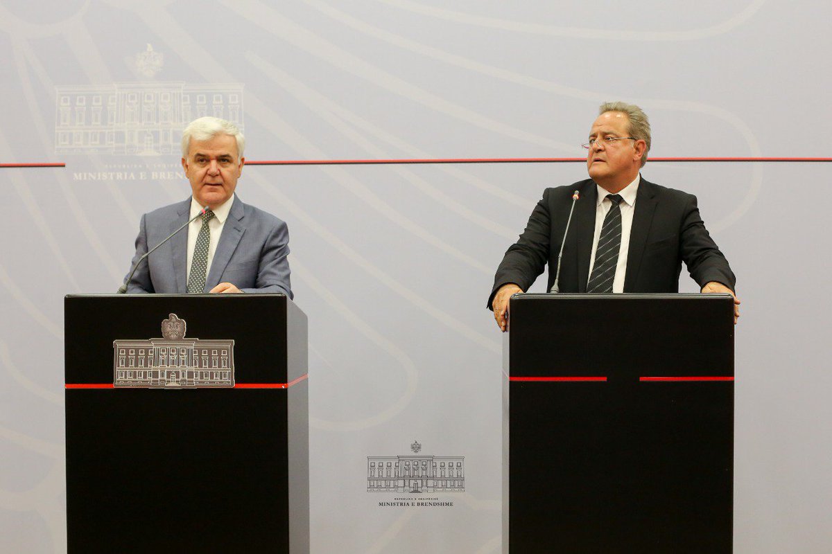 PuneteBrendshme's tweet photo. Deklarata për media e Ministrit @FatmirXhafaj dhe Presidentit të Policisë Federale gjermane. D.Romann: Kemi interesa që përputhen 100% me njëra-tjetrën, të cilat do të na duhet që t’i ndiqnim bashkërisht për t’i realizuar #Shqipëri_Gjermani #operacionetëpërbashkëta #ForcaeLigjit https://t.co/TPYhBqCW2c