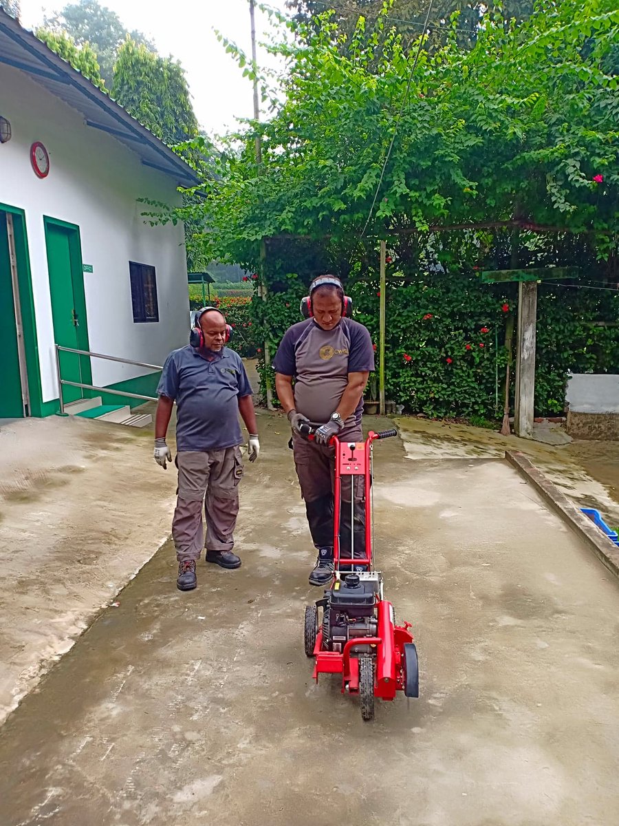 MbeMohd's tweet photo. Mohd. Salman Mechanic Delhi checking all Machines at Chittagong and Mainamati War Cemetery. 
@CWGC @RodCarkett @grai007 @MohdSal65893806 @rabi_cwgc https://t.co/lIg19hbD2N