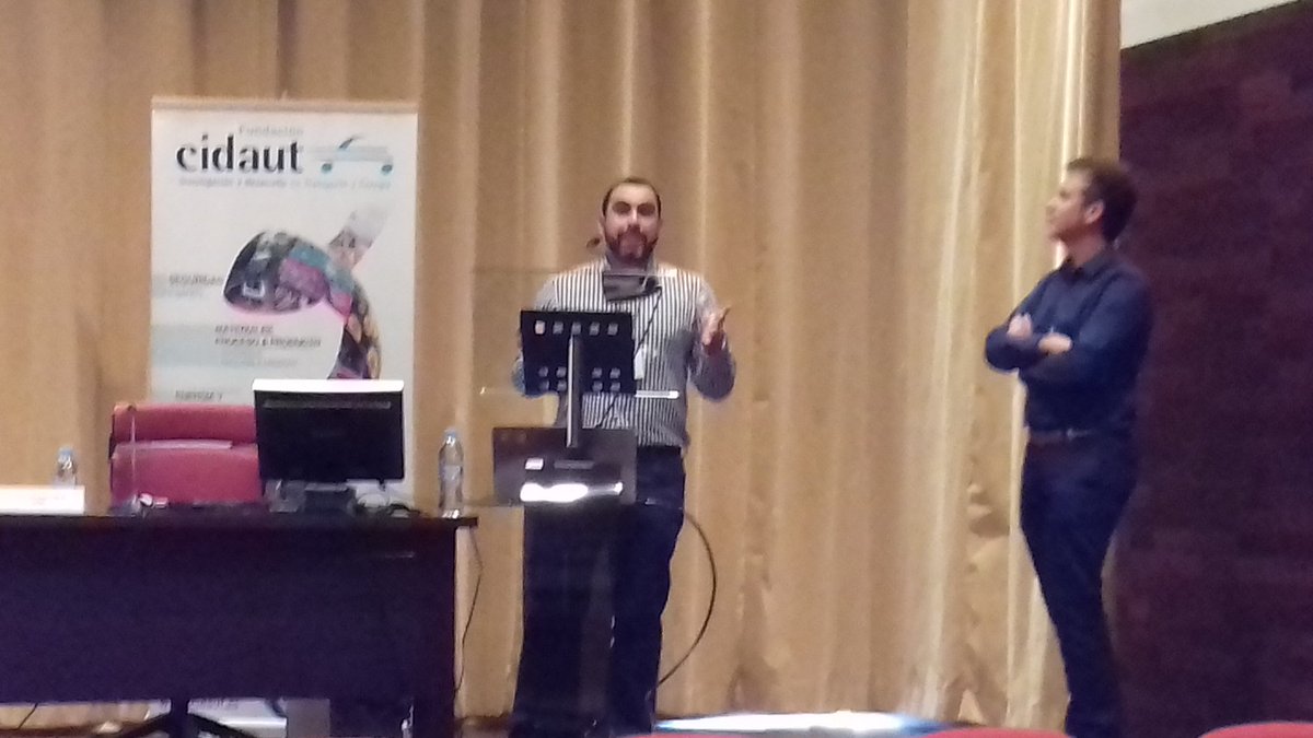 Compartiendo nuestra experiencia en robótica colaborativa con empresas punteras de Castilla y León gracias al proyecto centr@tec2 del ICE de CyL organizado por CIDAUT. La industria 4.0 y especialmente la robótica colaborativa al servicio de nuestros procesos industriales.