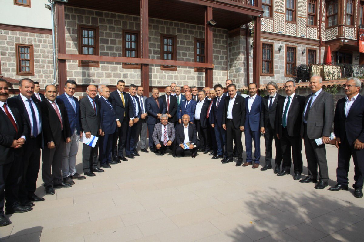 Ak Parti Genel Başkan Yardımcımız Mehmet Özhaseki’nin katılımıyla Anadolu Yayıncılar Derneği’nin düzenlemiş olduğu toplantıda STK Başkanları olarak bir araya geldik <a href="/mehmetozhaseki/">Mehmet Özhaseki</a> <a href="/snnburhan/">Sinan Burhan</a> <a href="/Altan_Cetin/">Çetin ALTAN</a> <a href="/AhidAnkara06/">Ankaralılar Derneği</a>