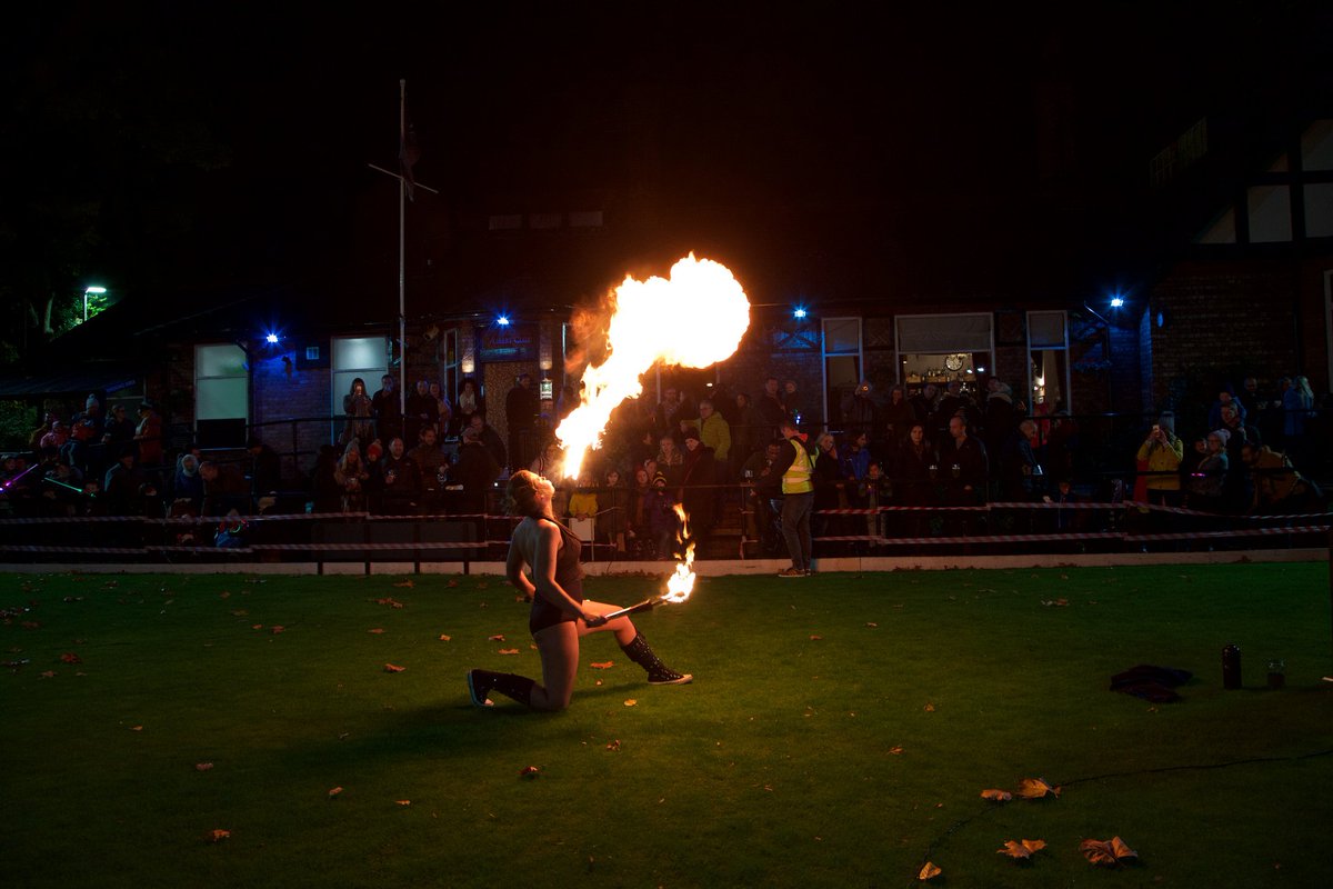 TheAlbertClub's tweet photo. What are your ๐๐๐ night plans? We're back with our usual family fun evening on Sat 3 Nov. With outside bar, hot food and entertainment. Info and book online at https://t.co/cMszEQNg6b #didsbury #westdidsbury #fireworks #bluetouchpaper https://t.co/gU2yBdFqsn
