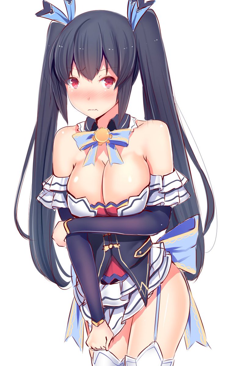 いつも着ている服のサイズが何故か小さくなっており、ぱっつんぱっつんで超ミニスカート姿になってしまったノワール。 