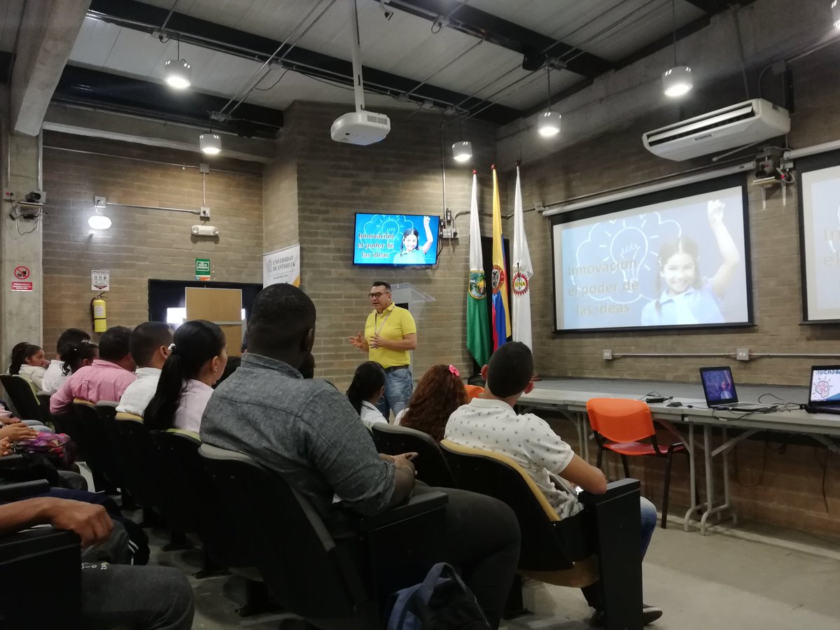 UNNCOL's tweet photo. "Porqué la creatividad no cuesta Nada" Asi transcurrió en el @SenaCfma La cátedra el Poder de las Ideas qué fué dirigida por el Magister en Creatividad e Innovación Paul Alexander Rios @UdeA.Sin lugar a duda se dejó un mensaje positivo en aprendices y empresarios @SBDIR_SENACFMA https://t.co/u0oyreTUB2