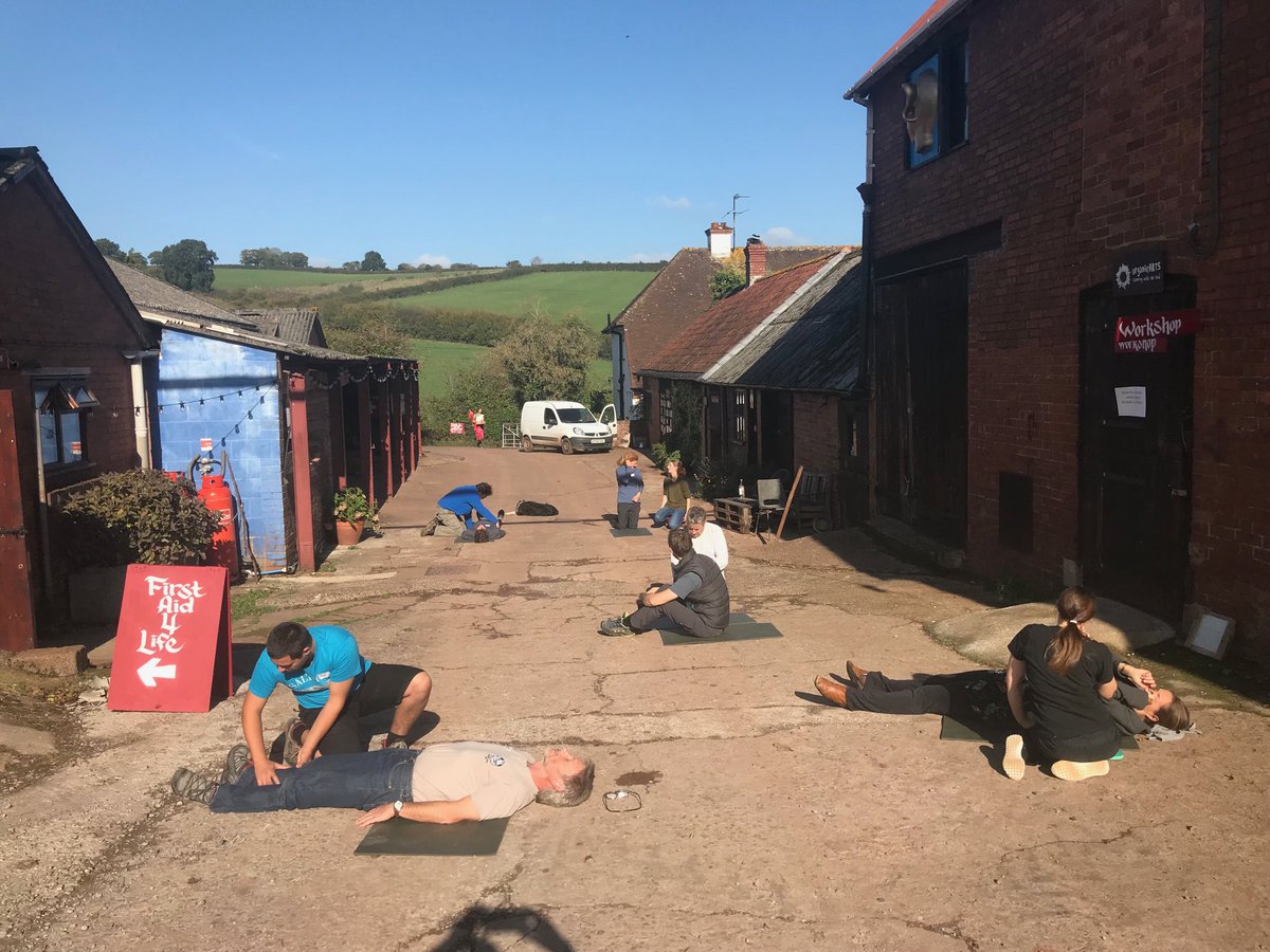 firstaid4life's tweet photo. Outdoor First Aid where it should take place, in the sunshine! https://t.co/LaFP311VdS