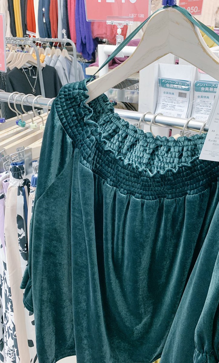 うぃんぐ 音楽好き ひとまず中野で服を買おうと思ったんですがやばすぎました 思わず店員さんに許可もらってパシャパシャ 都内のふくよかなお姉様方 今中野のsuzutan行くと 大きいサイズのレディース夏服が税込でも260円とかいうおかしなセールし