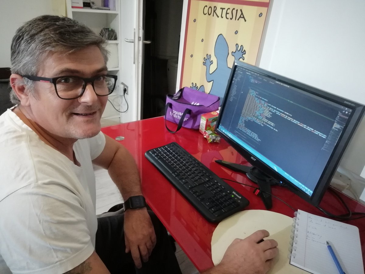 Olivier nous a rejoint pour développer les animations de vos sites web by Ambition-web.com et pour préparer des tas d'améliorations sur lachezleswatts :-) #siteweb #communication #website #developpeur #avignon #lachezleswatts #media #websitedesign #jelacheleswatts