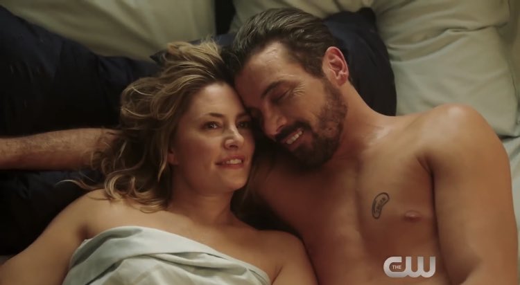 FansMadchen's tweet photo. There’s going to be lots of #Falice in 3x03! 🐍 
#Riverdale https://t.co/JH1EjsWgKn