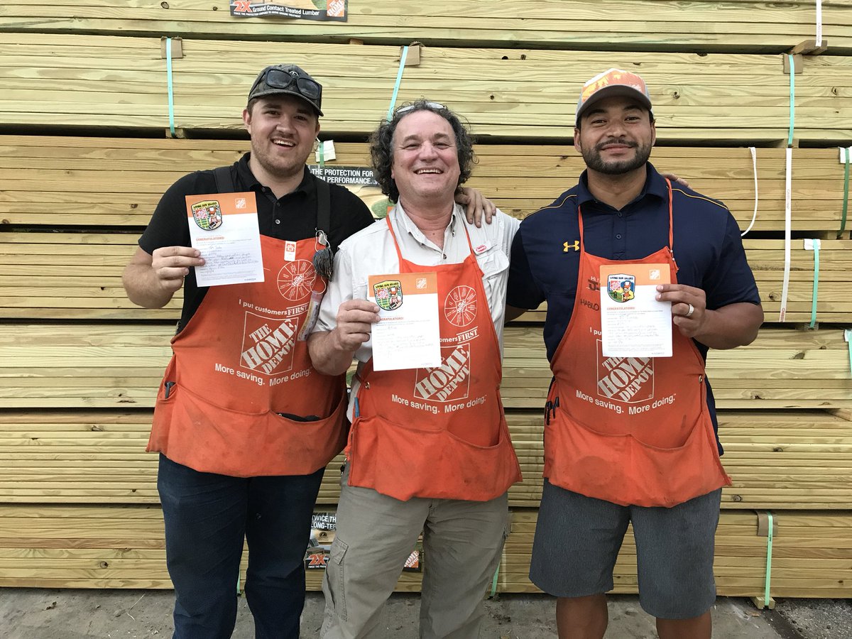 RmmKevin's tweet photo. What an amazing team of associates @HomeDepot6374 Truly honored to stand together with them as we support the community and each other after #Hurricane18 Thank you @TimScalia , Alfredo, J.J, James, and Courtney for all the hard work this week!  @KelliTawney https://t.co/9xA1iqygPm