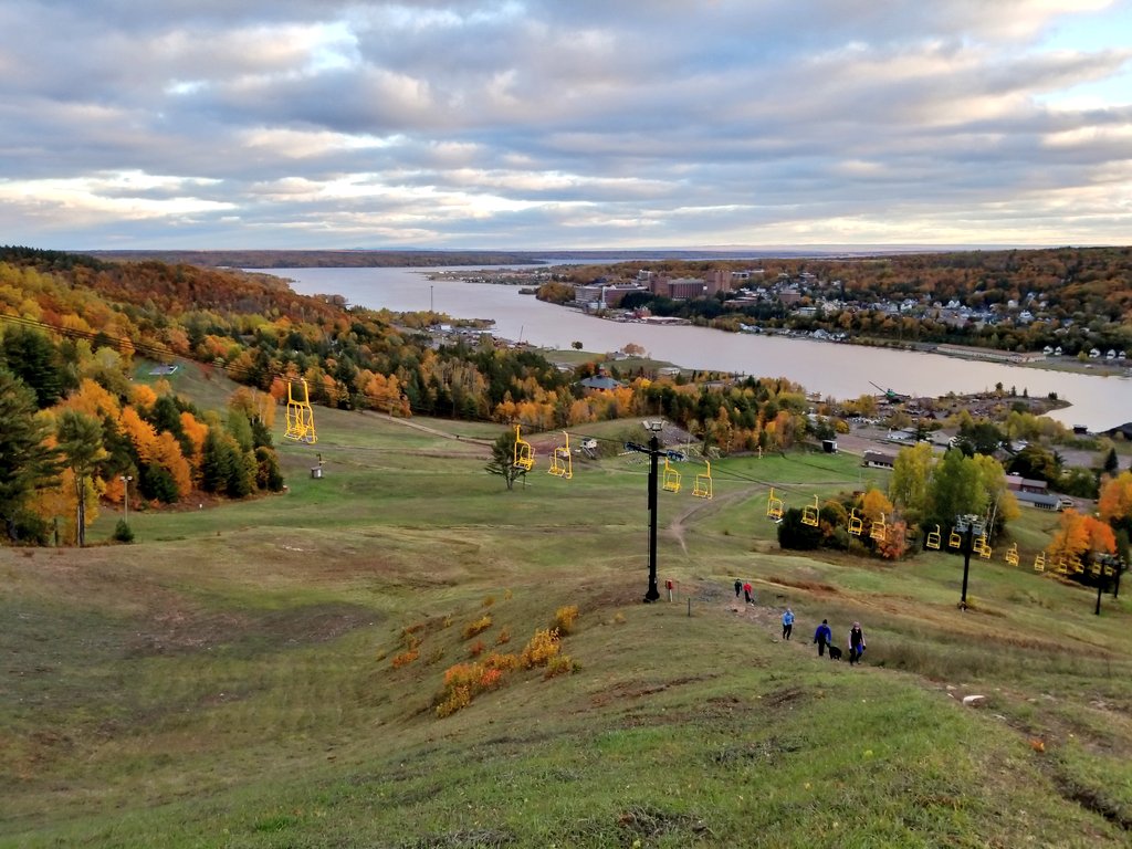 UPTreefarmer's tweet photo. Taking on Mont Ripley yesterday evening with the Keweenaw Running Group #KRG #running #Keweenaw #PureMichigan #FallFoliage2018 #fallcolors2018 https://t.co/4HGJ8CXBBb