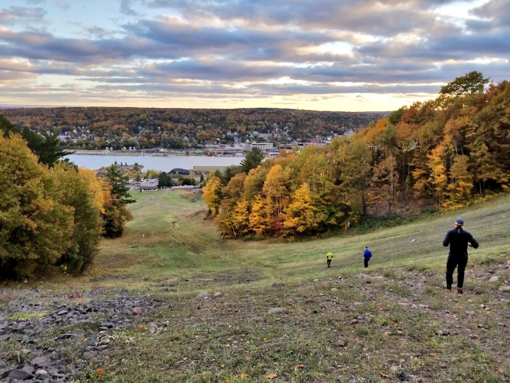UPTreefarmer's tweet photo. Taking on Mont Ripley yesterday evening with the Keweenaw Running Group #KRG #running #Keweenaw #PureMichigan #FallFoliage2018 #fallcolors2018 https://t.co/4HGJ8CXBBb