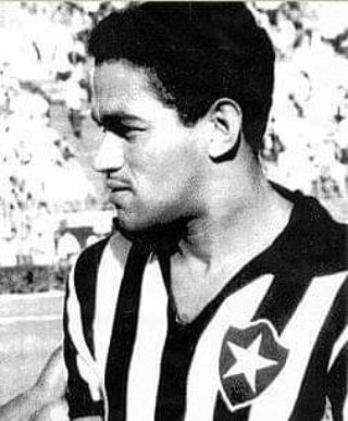 PrazerBfr's tweet photo. Hoje uns dos maiores ídolo do @Botafogo completaria 84 anos

Parabéns Mané !
Quantas curtidas ele merece? https://t.co/X3CHNNxQcr