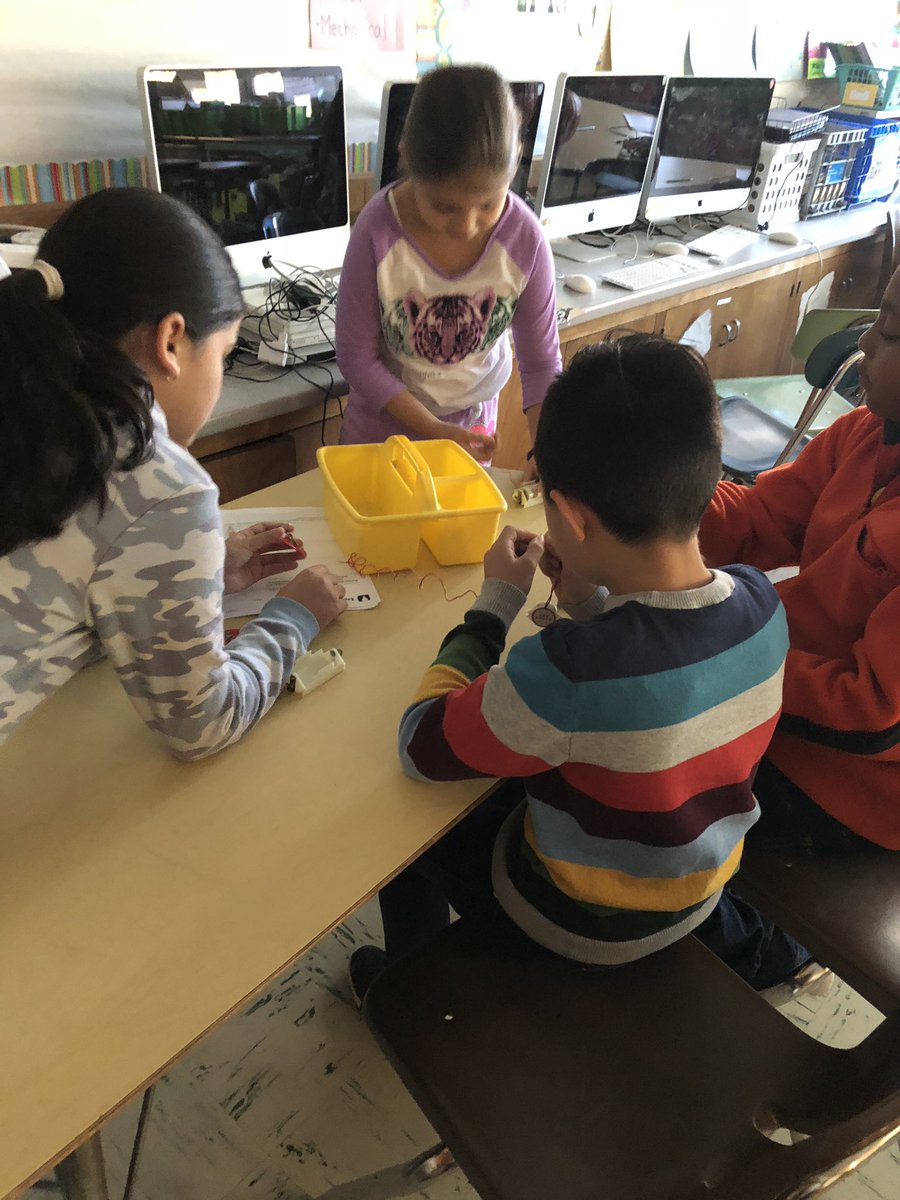 mrsmckenziegr4's tweet photo. PBL takes over Room 125! Let’s use what we know about form of energy! #PetersPanthers #PBLRI #HighlanderInst https://t.co/WQeyHn61Kh