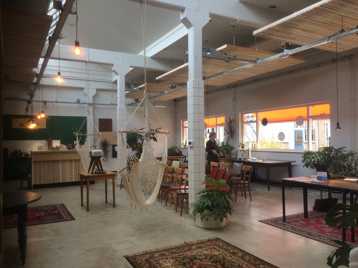 GraafDiana's tweet photo. En weer zijn we op een mooie inspirerende locatie voor de @NLcirculair #cebooster! @PLEK_Apeldoorn met @dock84_info en @CIRCOnl https://t.co/uoMENazFGY