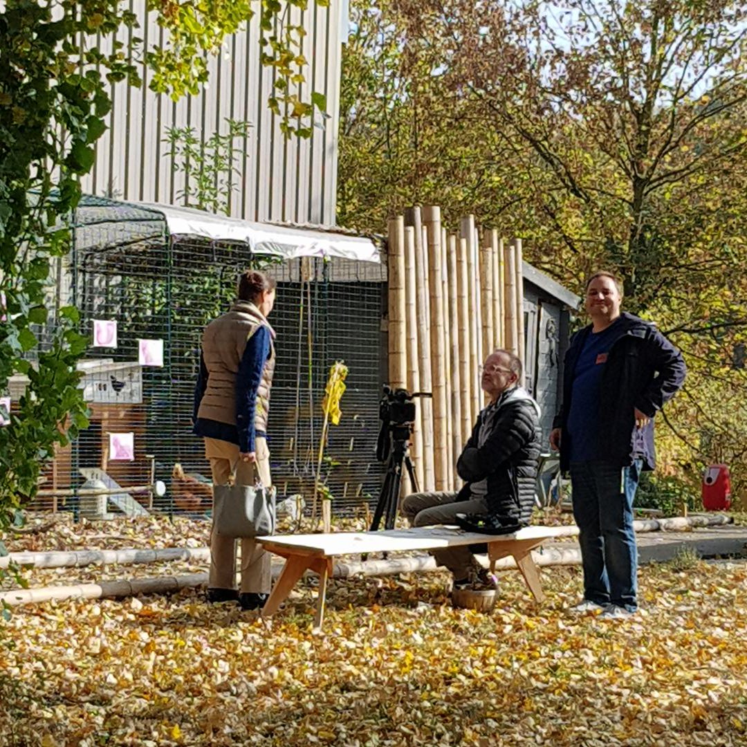 jmnaza's tweet photo. Itv des porteurs de projets devant le poulailler de l'incubateur #ThePool 😄 @TCRMBLIDA @SemiaStartups @france3lorraine https://t.co/GH4dTPSGX2