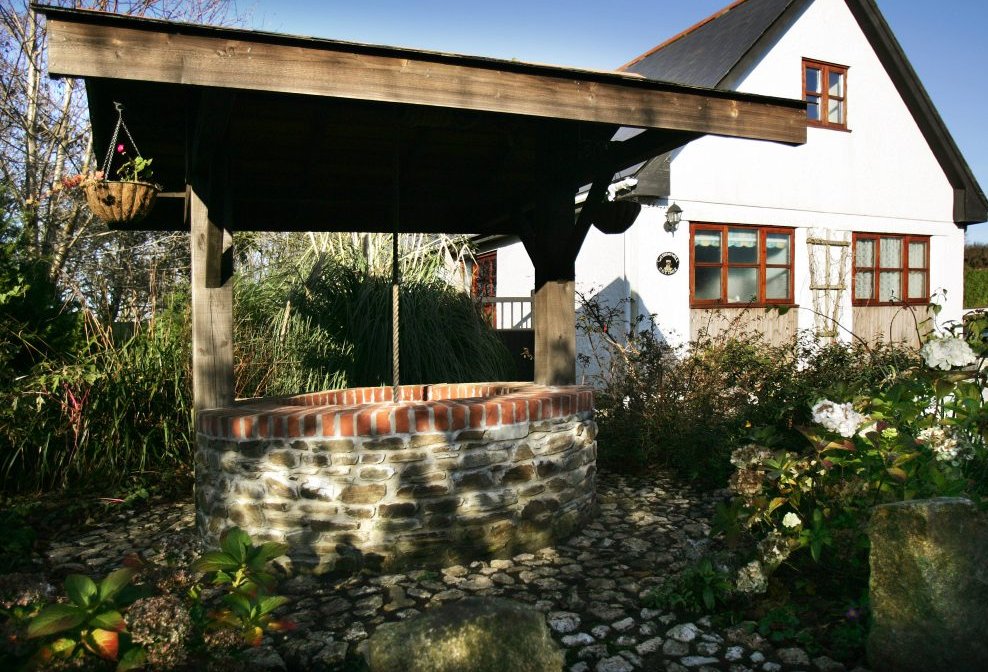 TheHolidayCots's tweet photo. Sleeping up to 4, this cosy #holidaycottage is situated in the pretty #hamlet of #Penhallow.
π Cornwall
https://t.co/RDWtoZQfhc
#Cornwall #VisitCornwall #LoveCornwall #UKTrip #PetFriendly #HolidayIdeas https://t.co/qOhafSqxGg