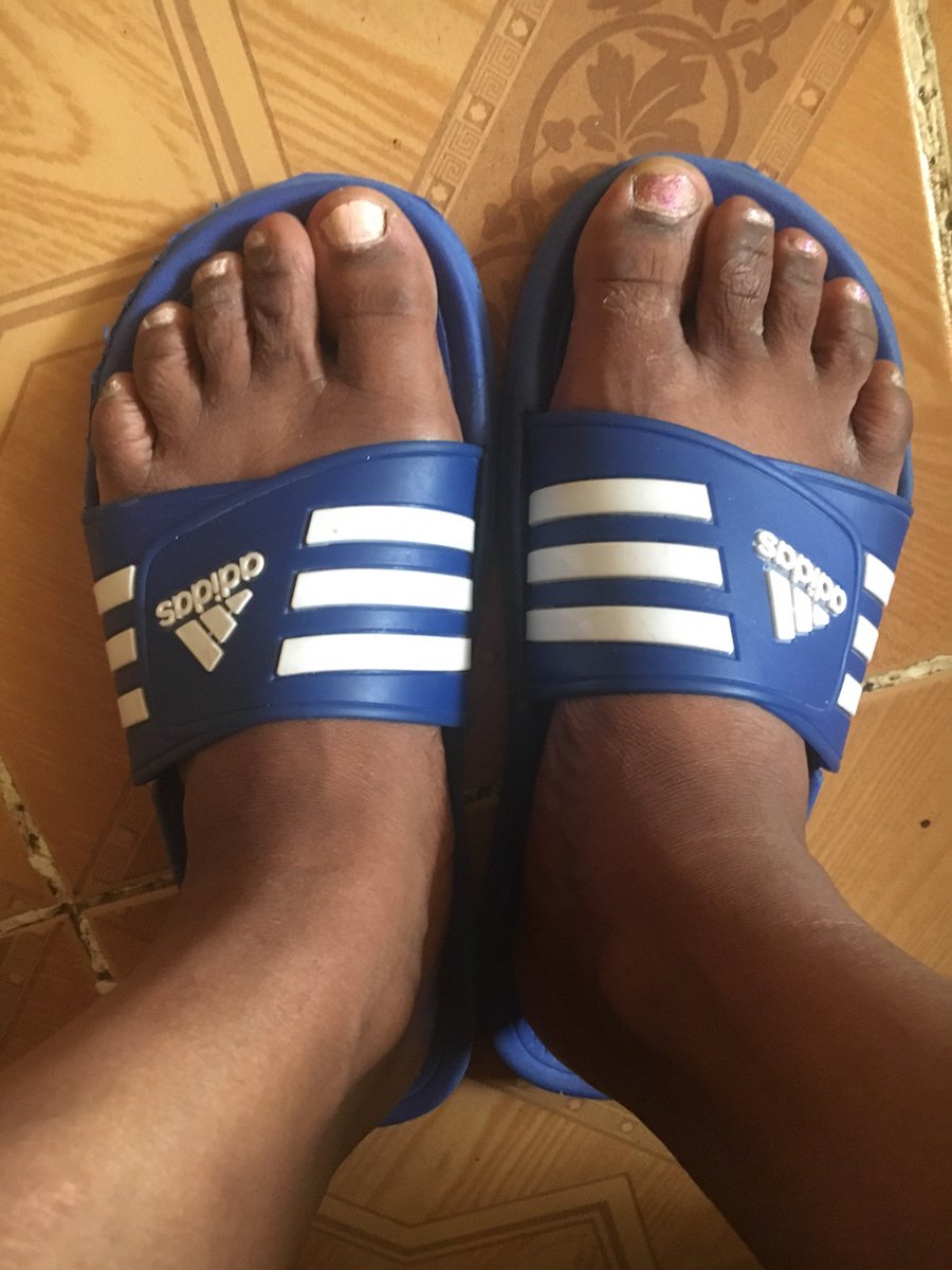 yviona13's tweet photo. Hey y’all please hook a sister up 😖❤️ I need my feet to match my personality #fabulous #sparklebeautyparlor #SparkleParlor https://t.co/ZTOui2WPEp