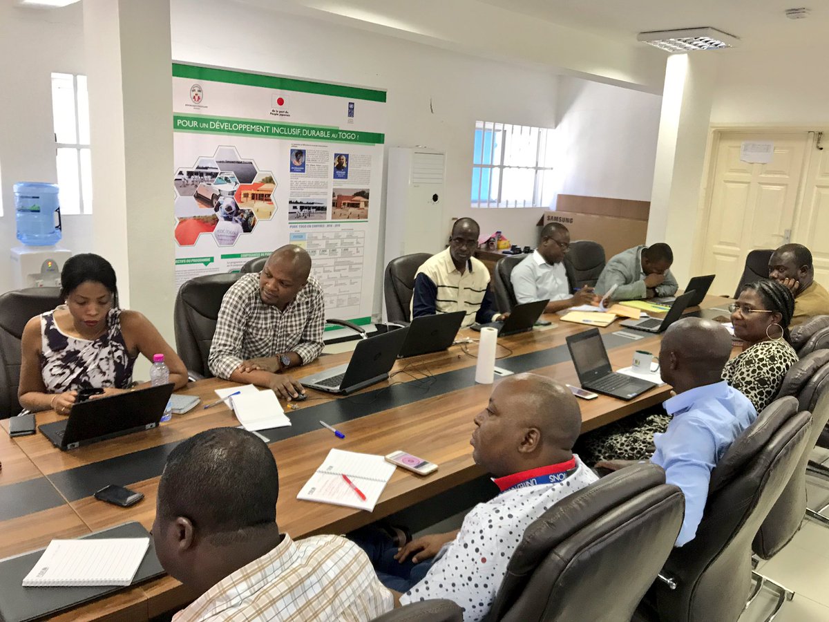 pudctogo's tweet photo. #CoffeeAndLearn: mise à niveau des connaissances #KM au @pudctogo. Aujourd’hui @AteTchamba présente le suivi-évaluation des programmes de #DeveloppementDurable notamment les produits, rôles et responsabilités de chaque acteur pour une gestion axée sur les résultats. https://t.co/AUpbuOhari