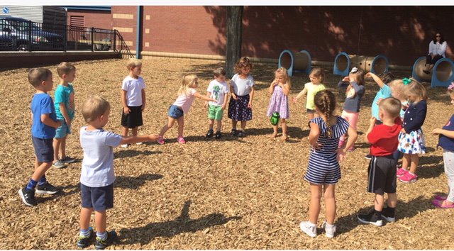 Little Millers tweet media