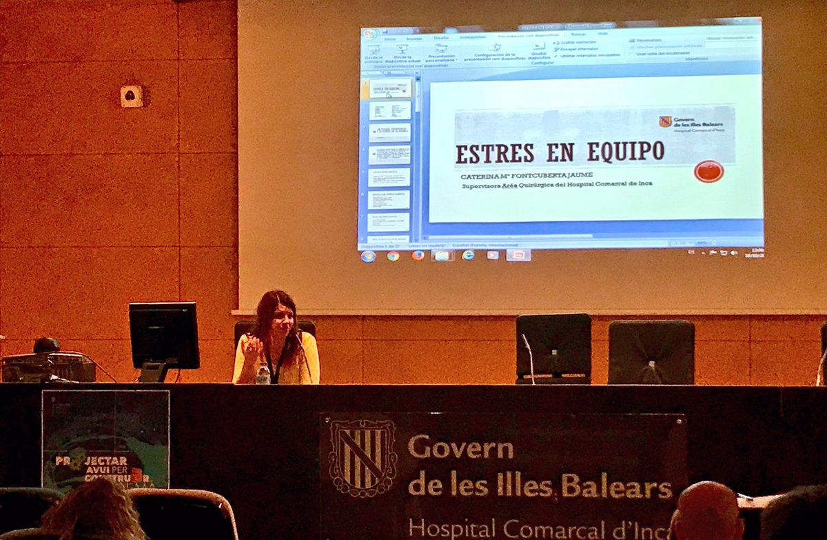 HospitaldeInca's tweet photo. En el #3rEncontrebaleardeZeladors Caterina Fontcuberta, supervisora de quirófano de @HospitaldeInca habla de estrés, a veces inevitable en el manejo y resolución de determinadas situaciones https://t.co/ivNK7xfq1j