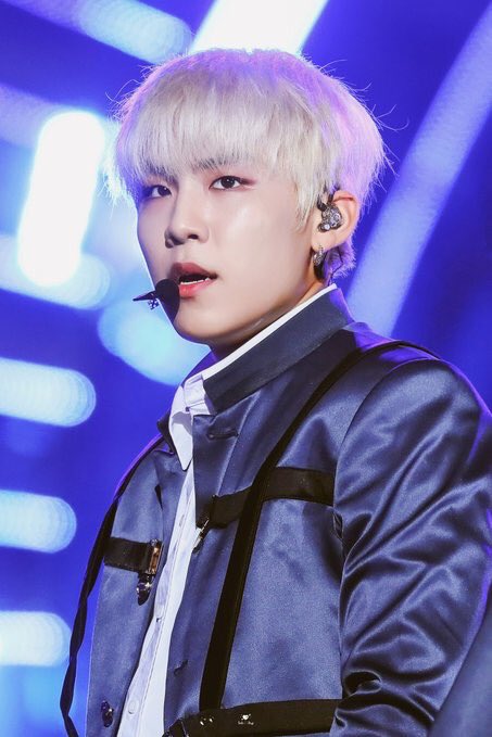woojin pics 🐯 tweet media